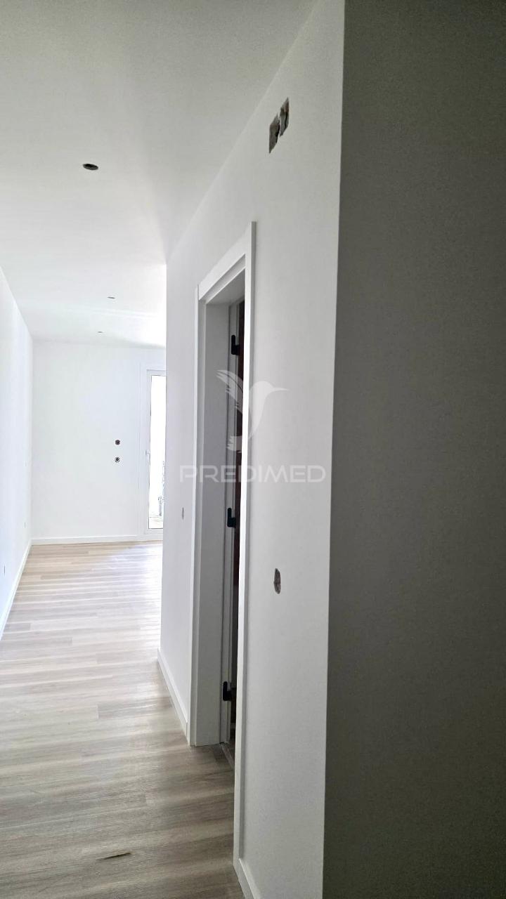 Apartamento t2 remodelado na nazaré para comprar.