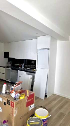 Apartamento t2 remodelado na nazaré para comprar.