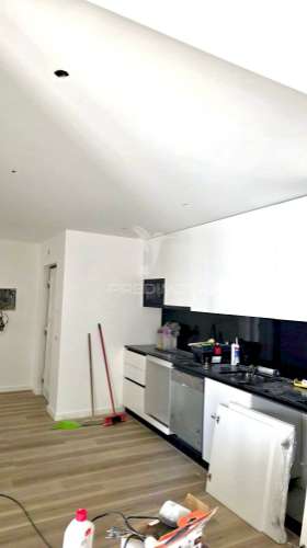 Apartamento t2 remodelado na nazaré para comprar.