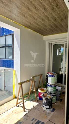 Apartamento t2 remodelado na nazaré para comprar.
