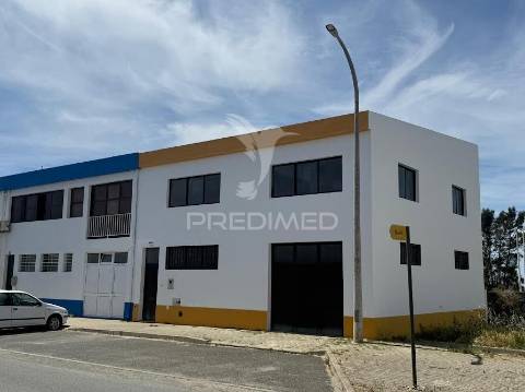 Armazém para venda com 200 m2 na zil 2 em sines