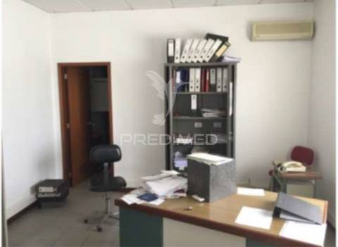 Armazém em cantanhede