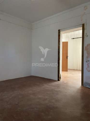 Moradia t2 com terreno misto de 7.500 m² – são brás dos matos, alandroal