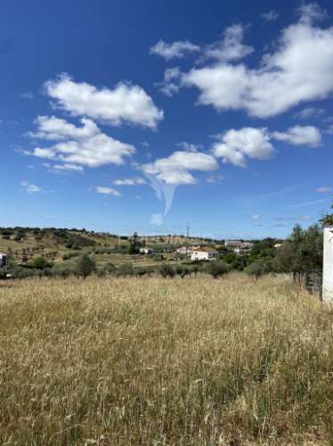 Moradia t2 com terreno misto de 7.500 m² – são brás dos matos, alandroal
