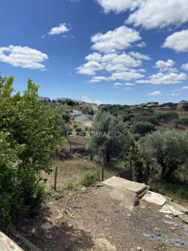 Moradia t2 com logradouro, remodelada, em são brás dos matos, alandroal