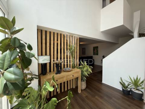 Moradia t4 no centro de arneiro das milhariças – santarém