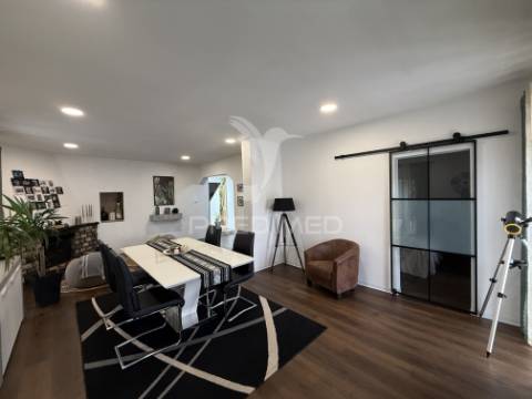 Moradia t4 no centro de arneiro das milhariças – santarém