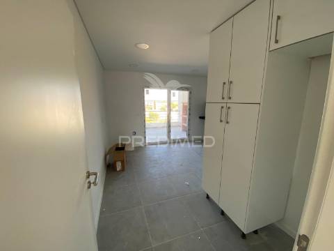 Apartamento t3 de excelência na aldeia de paio pires