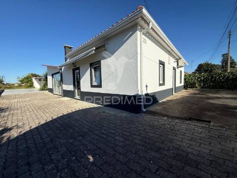Moradia t3 com terreno e poço casével - santarém