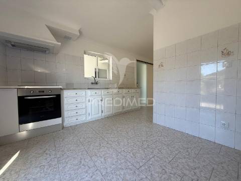 Moradia t3 com terreno e poço casével - santarém