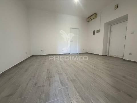 Moradia t3 com terreno e poço casével - santarém