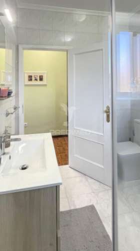 Vende-se t2 em valpedre - penafiel