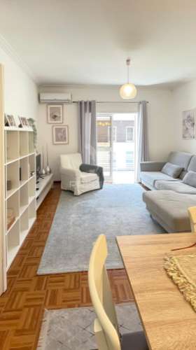 Vende-se t2 em valpedre - penafiel