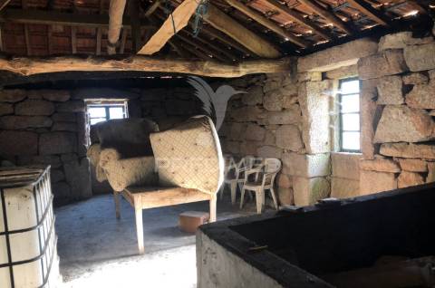 Quintinha p/ recuperar em torgueda - vila real