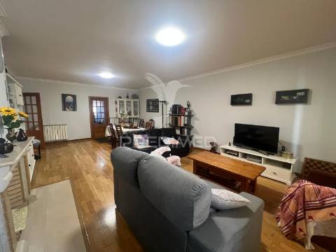 Apartamento t3 com garagem e arrecadação – urbanização quinta dos fidalguinhos