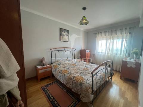 Apartamento t3 com garagem e arrecadação – urbanização quinta dos fidalguinhos