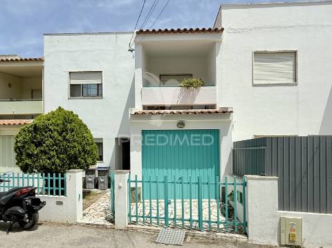 Moradia t4 de excelência na charneca da caparica | junto à marisol