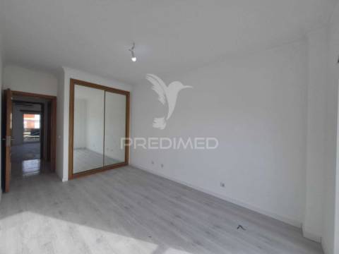 Apartamento t2 no feijo-almada