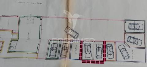 T2, como novo. 2 garagens fechadas; 2 casas de banho; varandas, arrumos, armários embutidos, lareira.