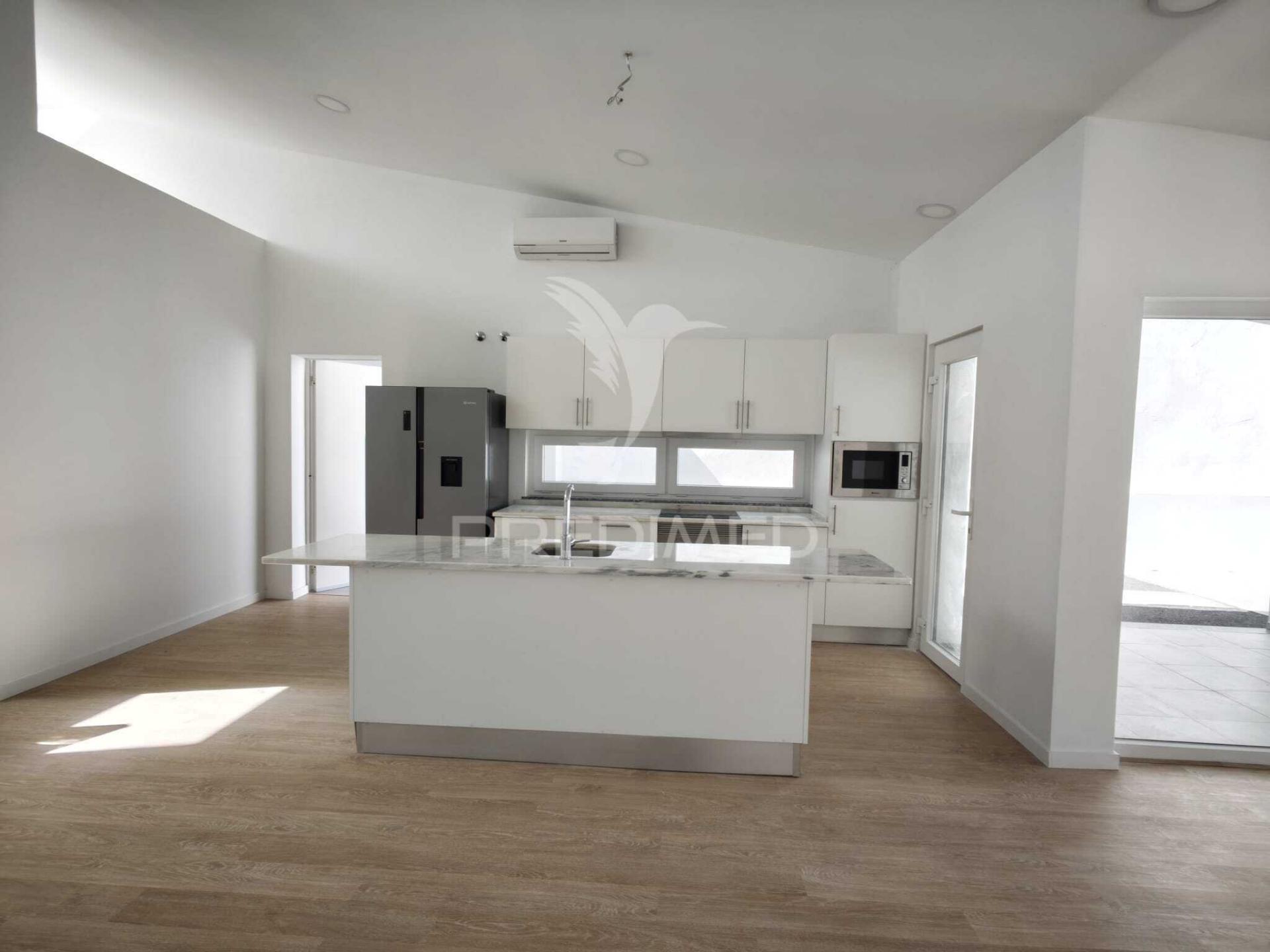 Moradia t3 térrea com piscina no alto do índio – sobreda