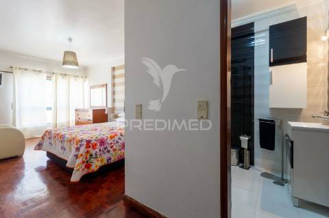 Apartamento t3 com excelente localização, massamá