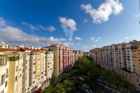 Apartamento t3 com excelente localização, massamá