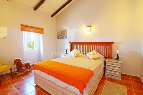 Moradia t4 exclusiva com piscina, lago e terreno de 7450m²