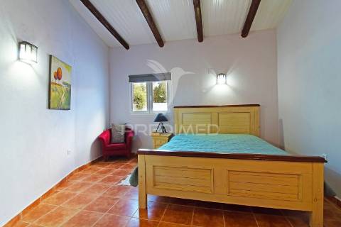 Moradia t4 exclusiva com piscina, lago e terreno de 7450m²
