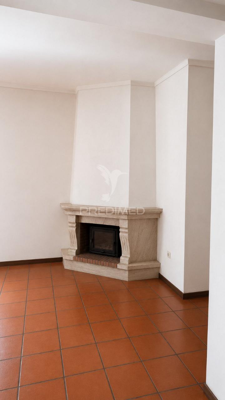 Apartamento t3 em alcobaça para investimento.