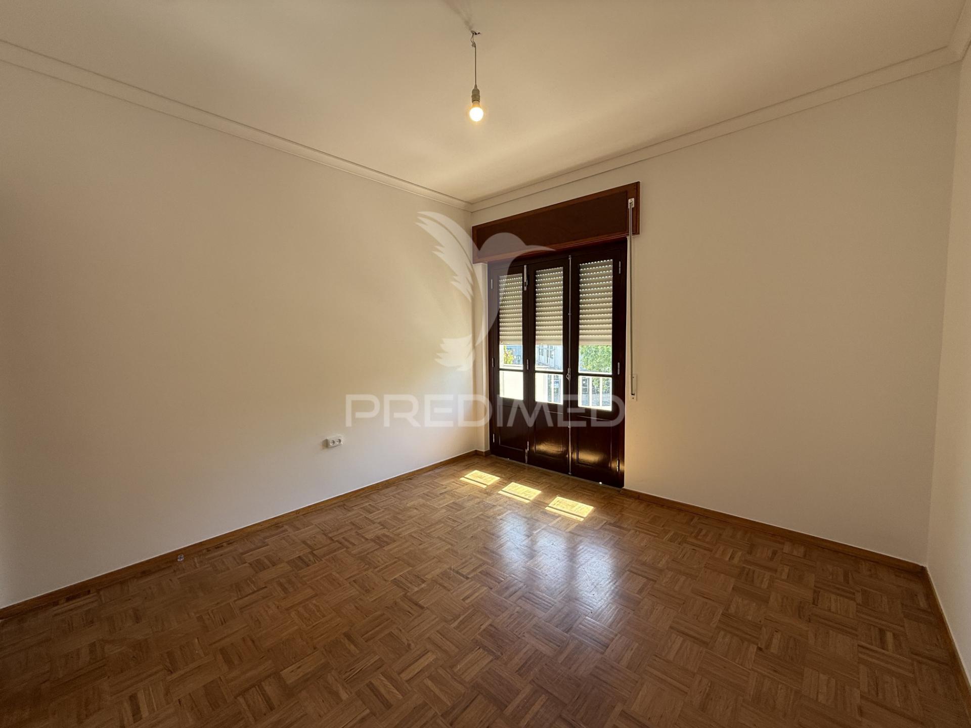 Apartamento t2 no centro de santarém | vista deslumbrante sobre o rio tejo