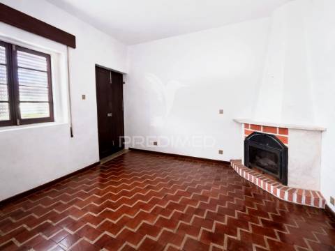 Moradia antiga t3 isolada | centro da gafanha da nazaré | jardim | anexos | potencial de construção em altura