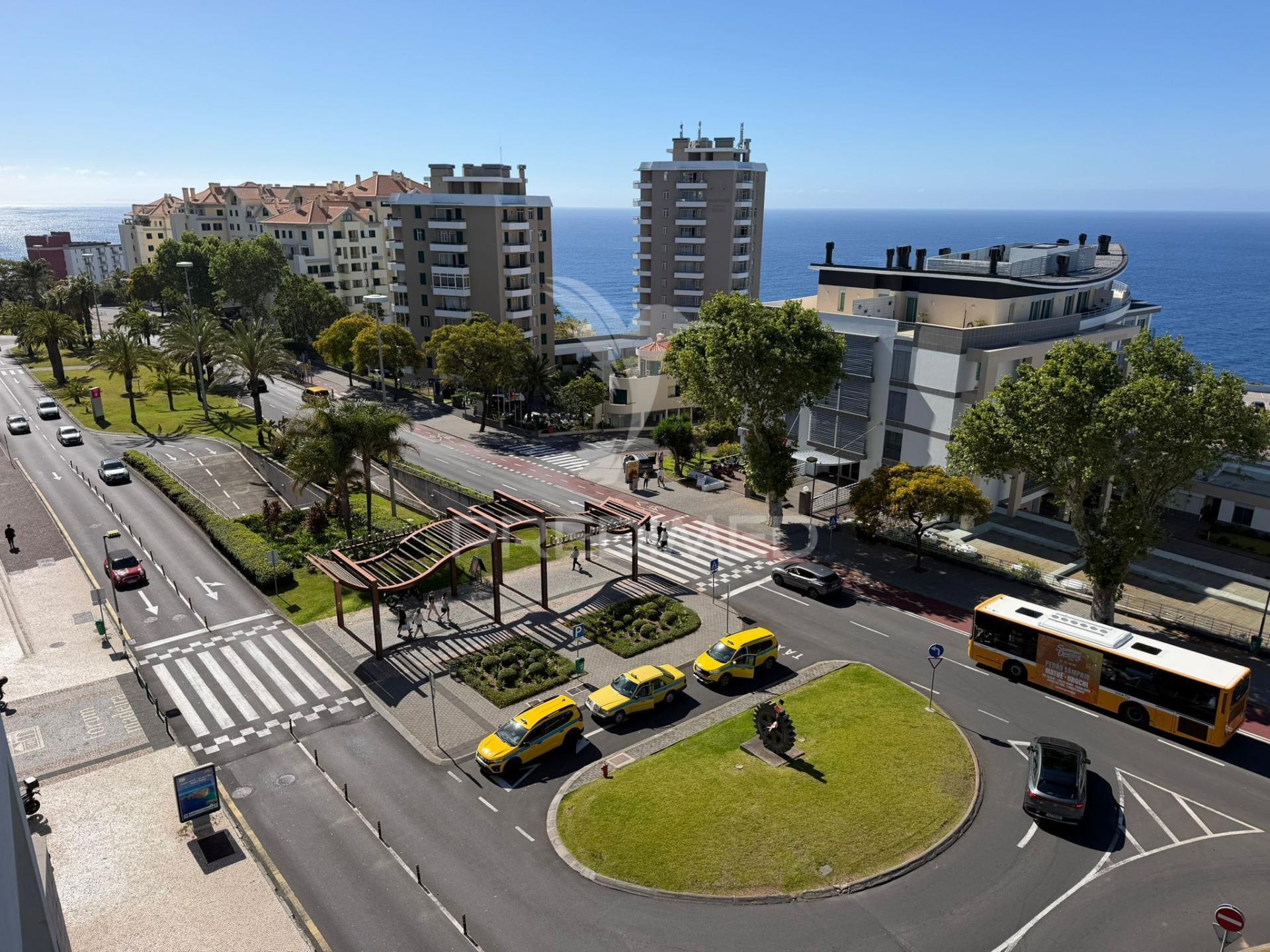 Arrendamento t2 vista mar na estrada monumental funchal