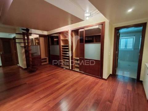 Moradia t6 de luxo com piscina e 4.857m² de terreno em belas | sintra
