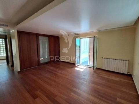 Moradia t6 de luxo com piscina e 4.857m² de terreno em belas | sintra