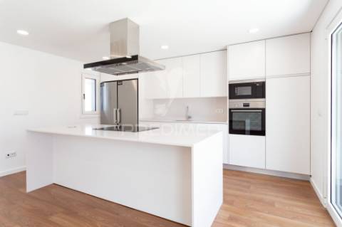 Moradia t4 nova em tires | design contemporâneo | eficiência energética a | zona residencial exclusiva