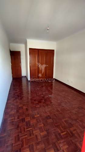 Apartamento t2 com parqueamento