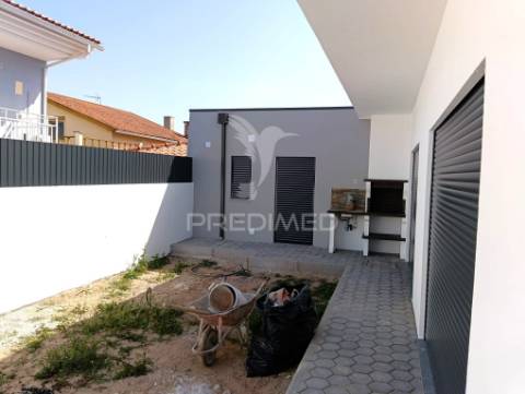 Moradia t4 fernão ferro