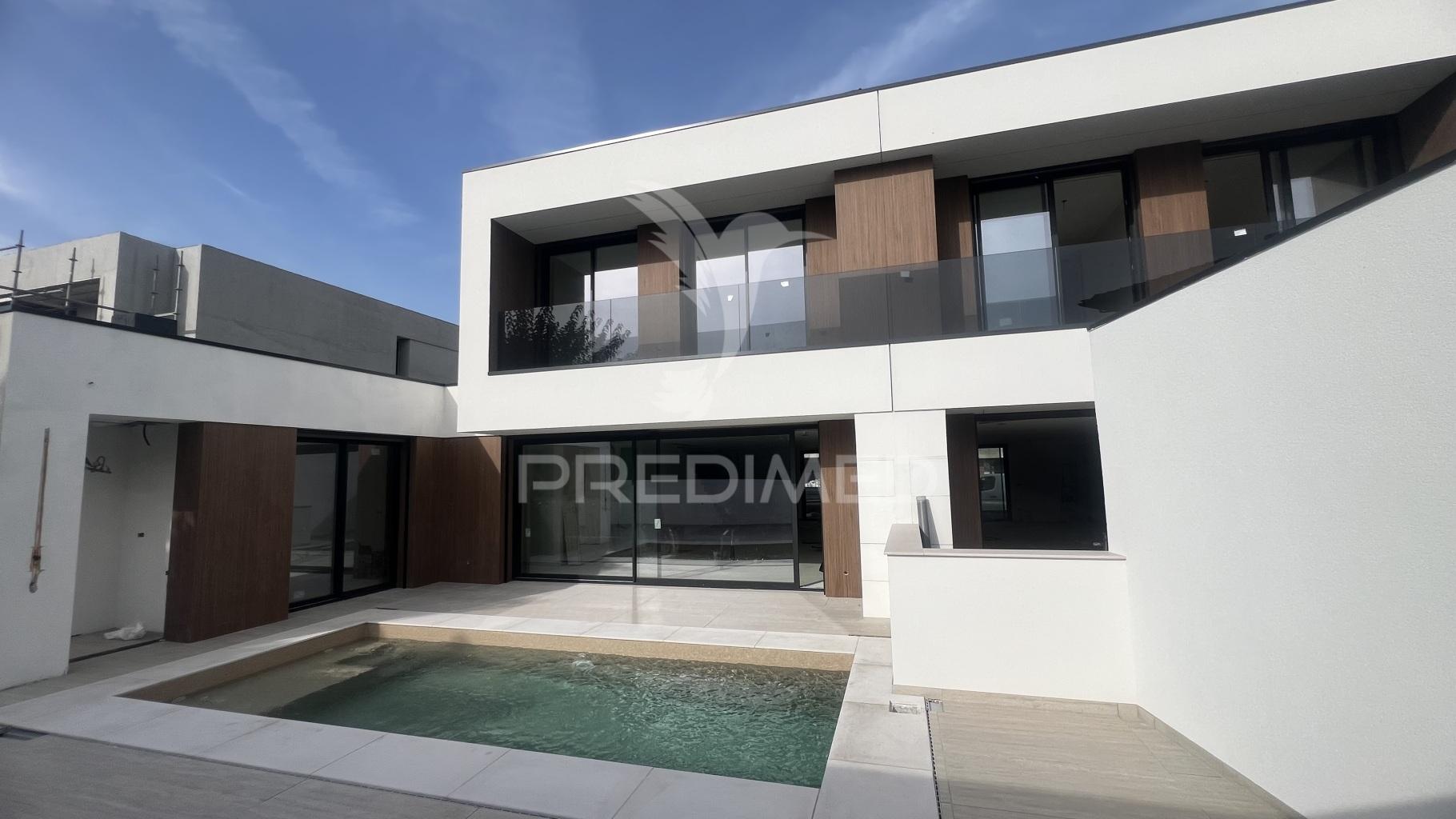 Moradias de luxo t3+1 com piscina- turiz, vila verde (lote-3)