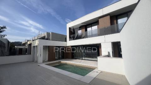 Moradias de luxo t3+1 com piscina- turiz, vila verde (lote-3)