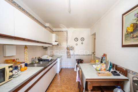 Apartamento t3 em zona central em setúbal