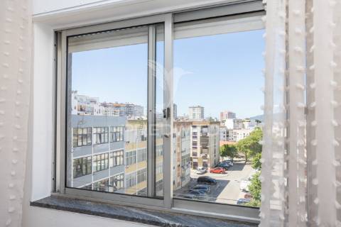 Apartamento t3 em zona central em setúbal