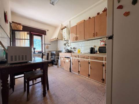 Apartamento t2+1 com terraço no centro de palmela