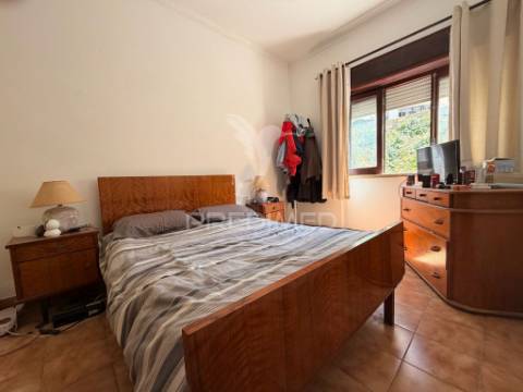 Apartamento t2+1 com terraço no centro de palmela
