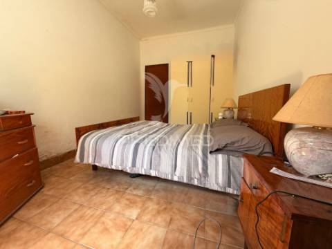 Apartamento t2+1 com terraço no centro de palmela