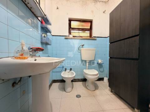 Apartamento t2+1 com terraço no centro de palmela