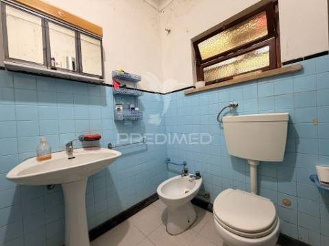Apartamento t2+1 com terraço no centro de palmela