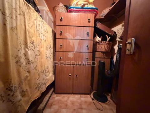 Apartamento t2+1 com terraço no centro de palmela