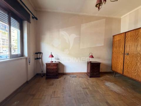 Apartamento t2+1 com terraço no centro de palmela