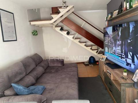 Arrenda-te t2 duplex matosinhos perafita mobilado com garagem