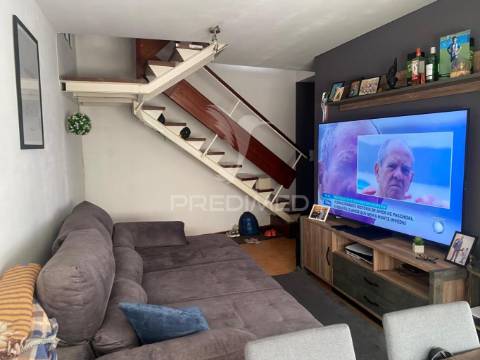 Arrenda-te t2 duplex matosinhos perafita mobilado com garagem